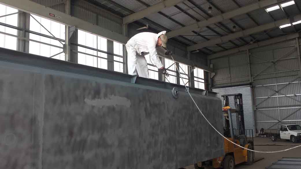 The Benefits of Dustless Blasting
