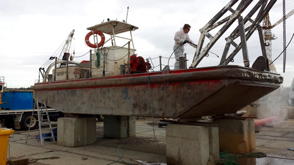 The Difference Between Wet Abrasive Blasting and Sandblasting