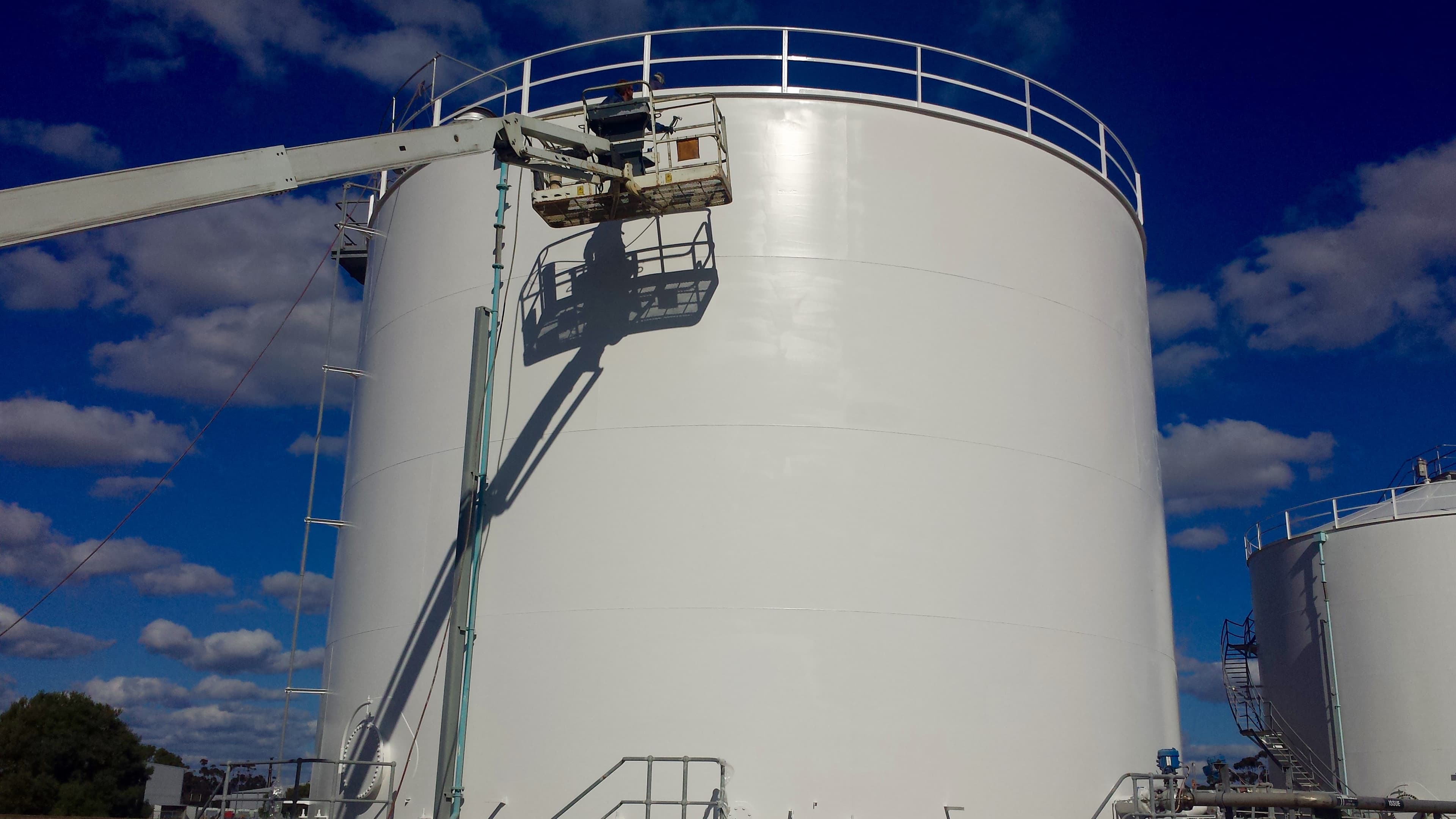 Portable wet grit blasting services in Adelaide